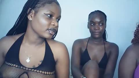 prettyyvee online show from 17, 2, 2026