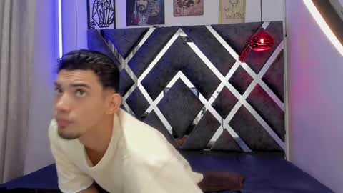 prince_arthur77 online show from 18, 1, 2025