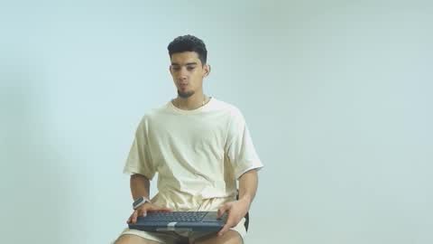 Snapshot of prince_arthur77 chatting on 14, 1, 2026 prince_arthur77 online show from 14, 1, 2026