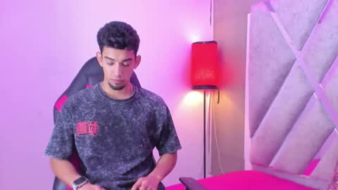 Snapshot of prince_arthur77 chatting on 17, 3, 2026 prince_arthur77 online show from 17, 3, 2026