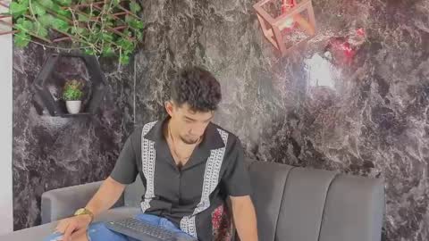 prince_arthur77 online show from 29, 4, 2026