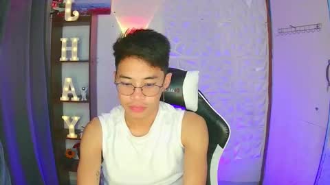 Snapshot of prince_harrison chatting on 21, 10, 2025 prince_harrison online show from 21, 10, 2025