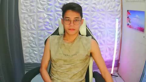 Snapshot of prince_harrison chatting on 24, 11, 2025 prince_harrison online show from 24, 11, 2025