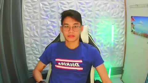 Snapshot of prince_harrison chatting on 25, 11, 2025 prince_harrison online show from 25, 11, 2025