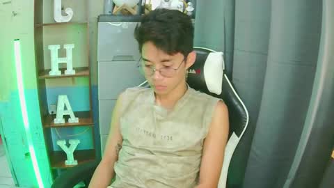 Snapshot of prince_harrison chatting on 15, 12, 2025 prince_harrison online show from 15, 12, 2025