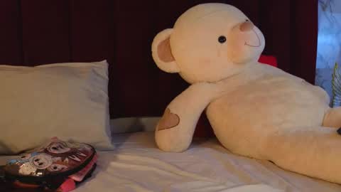 Snapshot of prince_poppy_ chatting on 6, 11, 2025 PRINCEPOPPY online show from 6, 11, 2025