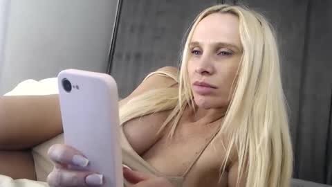 Snapshot of princeessa chatting on 16, 4, 2026 princeessa online show from 16, 4, 2026