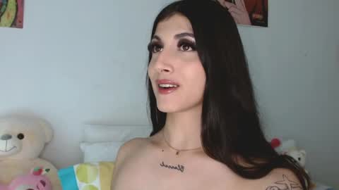 Snapshot of princess_ofyourdreams chatting on 17, 4, 2026 Sophie online show from 17, 4, 2026