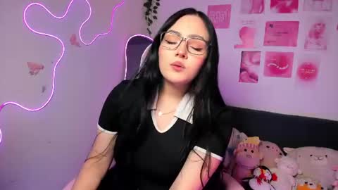 Snapshot of princess_saris chatting on 17, 6, 2026 online show from 17, 6, 2026