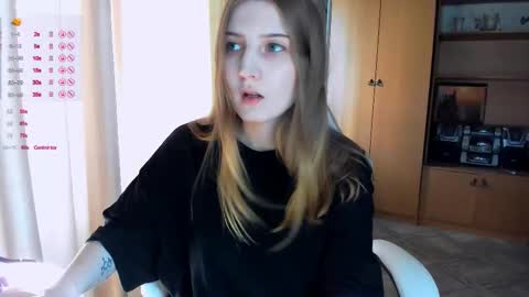 Snapshot of princessaalicc chatting on 22, 10, 2025 princessaalicc online show from 22, 10, 2025