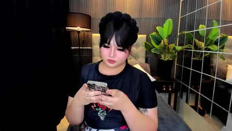 Snapshot of princesshugecummer chatting on 21, 2, 2025 Astrid Ley online show from 21, 2, 2025