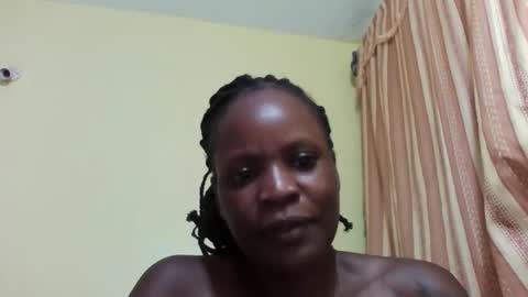 Snapshot of princessmiles2 chatting on 24, 2, 2025 phelly online show from 24, 2, 2025