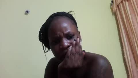 Snapshot of princessmiles2 chatting on 7, 3, 2025 phelly online show from 7, 3, 2025