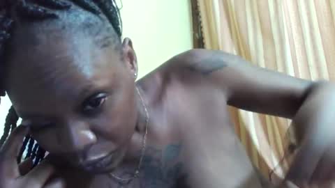 Snapshot of princessmiles2 chatting on 11, 3, 2025 phelly online show from 11, 3, 2025