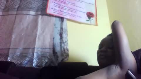 Snapshot of princessmiles2 chatting on 15, 10, 2025 phelly online show from 15, 10, 2025
