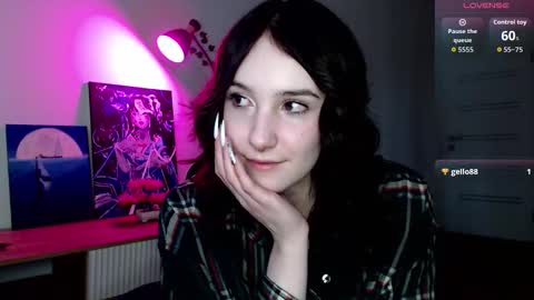 Snapshot of princessshy___ chatting on 29, 10, 2025 18 y.o online show from 29, 10, 2025