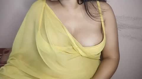 Snapshot of priyu_ chatting on 16, 11, 2025 priyu_ online show from 16, 11, 2025