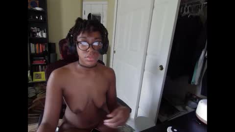 Snapshot of productivepussy chatting on 28, 9, 2025 ProductivePorn online show from 28, 9, 2025