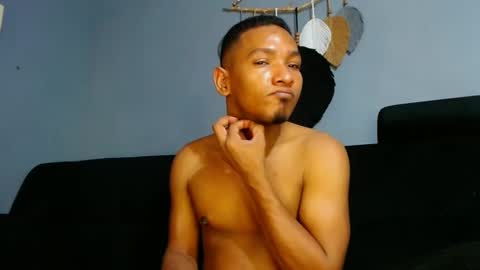 Snapshot of prometo23cm chatting on 7, 1, 2025 Grande y Gruesa online show from 7, 1, 2025