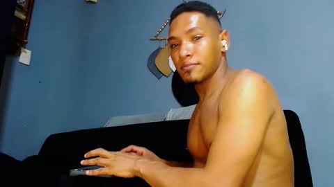 Snapshot of prometo23cm chatting on 12, 2, 2025 Grande y Gruesa online show from 12, 2, 2025