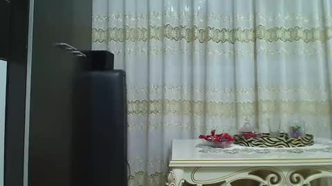 Pryncess sweety online show from 4, 2, 2025