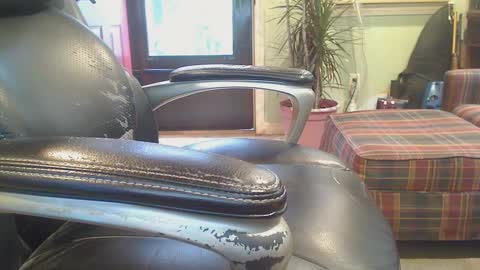 Snapshot of pulltoy1 chatting on 4, 12, 2024 pulltoy1 online show from 4, 12, 2024