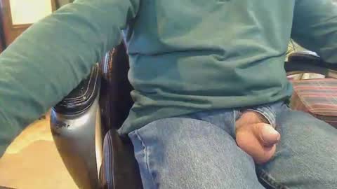 Snapshot of pulltoy1 chatting on 6, 1, 2025 pulltoy1 online show from 6, 1, 2025