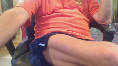 pulltoy1 online show from 19, 11, 2025