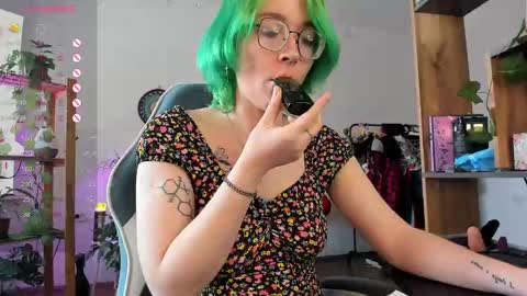 Snapshot of pumbazaebumba chatting on 5, 3, 2025 Alisa lack of vitamin D online show from 5, 3, 2025