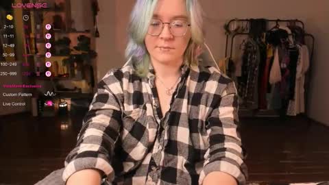 Snapshot of pumbazaebumba chatting on 2, 10, 2025 Alisa lack of vitamin D online show from 2, 10, 2025