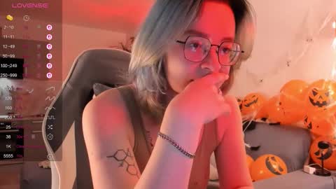 Snapshot of pumbazaebumba chatting on 24, 10, 2025 Alisa lack of vitamin D online show from 24, 10, 2025