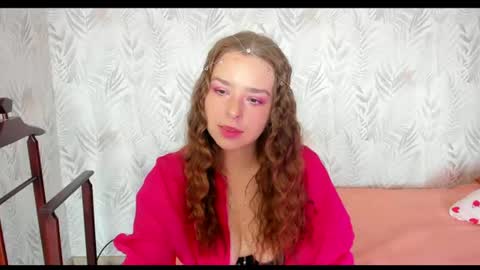 Snapshot of puoli chatting on 4, 8, 2026 Polly online show from 4, 8, 2026