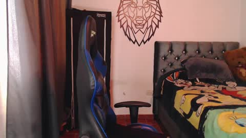 Snapshot of pupi_wolf chatting on 3, 10, 2025 Cris online show from 3, 10, 2025