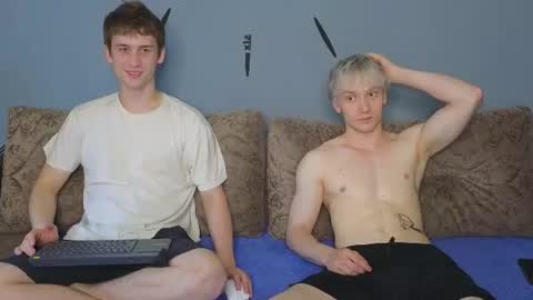 Snapshot of pupsenish chatting on 16, 7, 2026 Jesse online show from 16, 7, 2026