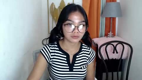 Snapshot of pure_asian_beauty chatting on 8, 7, 2026 zarah online show from 8, 7, 2026