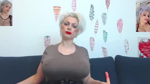 Snapshot of pure_seduce_wow chatting on 1, 6, 2026 Goldie online show from 1, 6, 2026