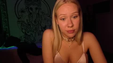 Snapshot of pureeangel chatting on 18, 3, 2026 Megan online show from 18, 3, 2026