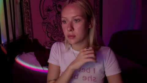 Snapshot of pureeangel chatting on 9, 4, 2026 Megan online show from 9, 4, 2026