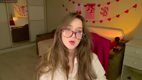 Bella online show from 5, 12, 2025