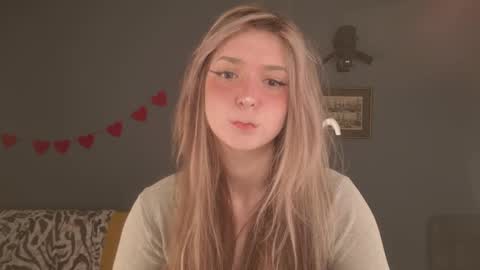 Snapshot of purple_averge chatting on 10, 4, 2026 Bella online show from 10, 4, 2026