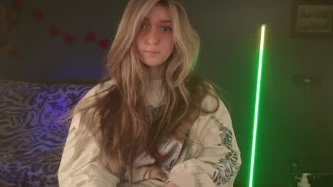 Snapshot of purple_averge chatting on 15, 4, 2026 Bella online show from 15, 4, 2026