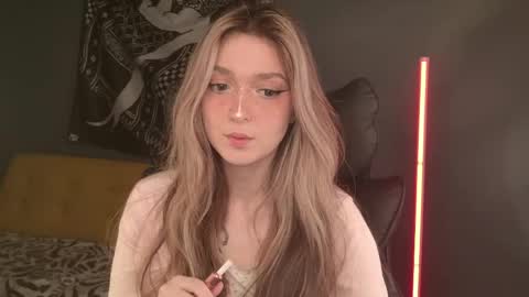 Snapshot of purple_averge chatting on 18, 5, 2026 Bella online show from 18, 5, 2026