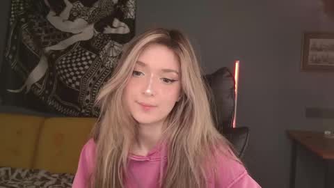 Snapshot of purple_averge chatting on 23, 5, 2026 Bella online show from 23, 5, 2026