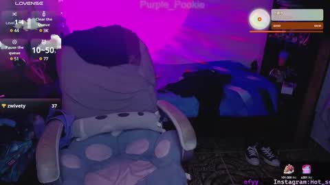 Snapshot of purple_pookie chatting on 5, 1, 2025 Sofia online show from 5, 1, 2025