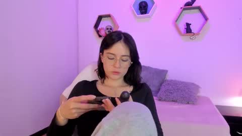 Snapshot of purple_slut_ chatting on 20, 10, 2025 Anna  online show from 20, 10, 2025