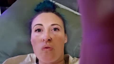 Snapshot of purplevixen27 chatting on 17, 1, 2025 Purplevixen online show from 17, 1, 2025