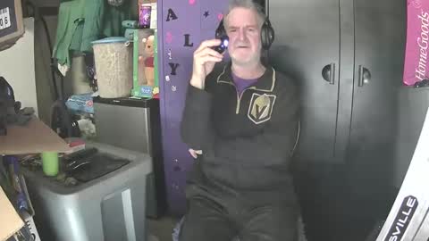 Snapshot of pussy_licker0127 chatting on 20, 12, 2024 Mark online show from 20, 12, 2024