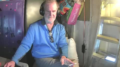 Snapshot of pussy_licker0127 chatting on 28, 2, 2025 Mark online show from 28, 2, 2025
