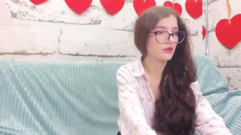 pussykatt_girl online show from 6, 2, 2025