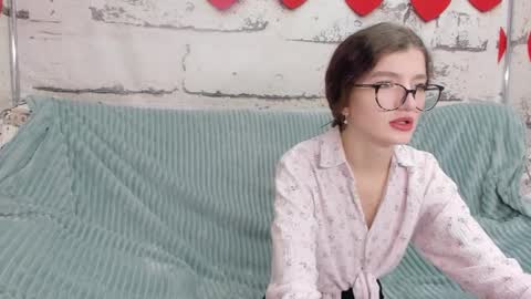 pussykatt_girl online show from 14, 2, 2025